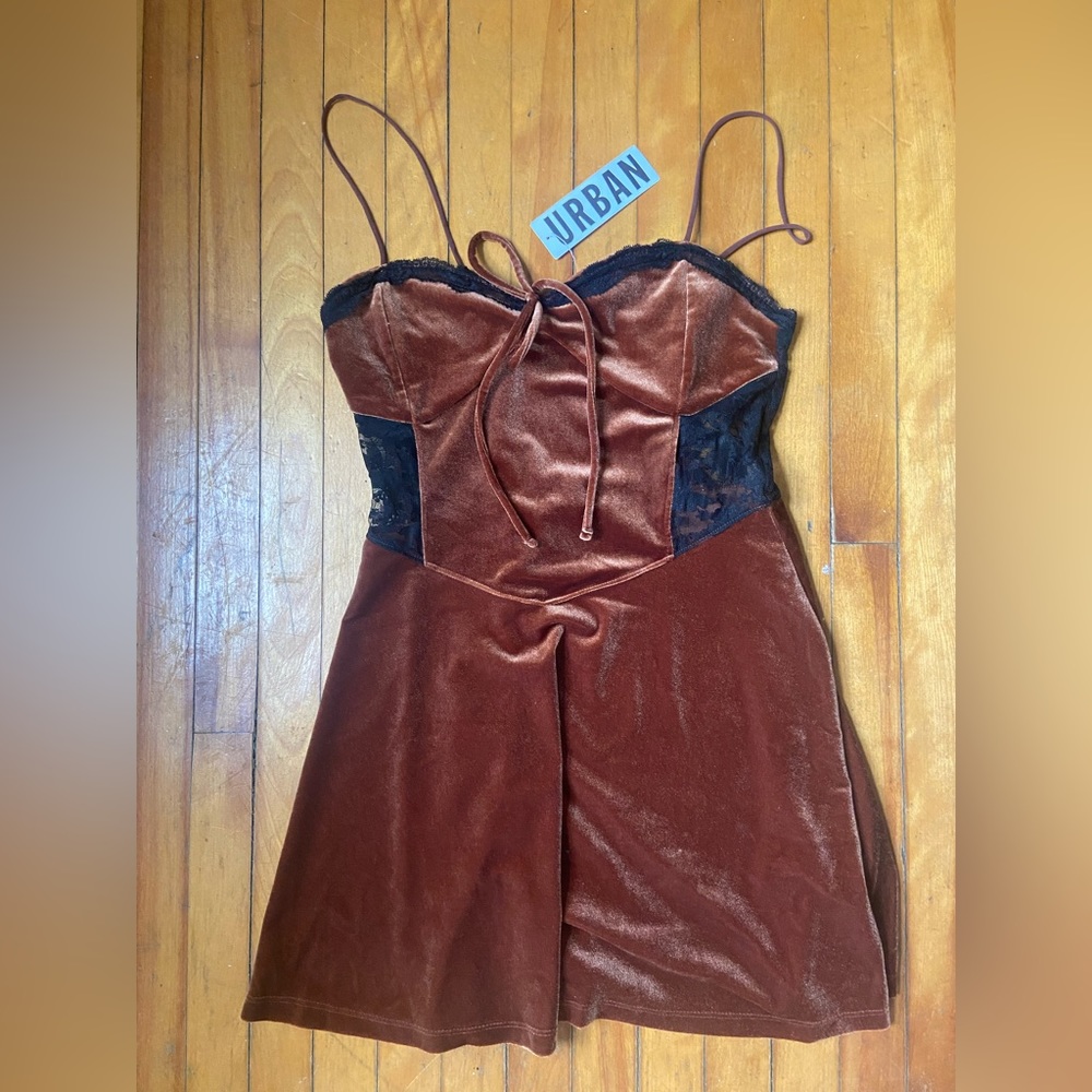 NWT Urban outfitters velvet dress size M